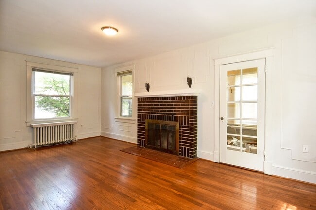 Building Photo - 633 24th St S