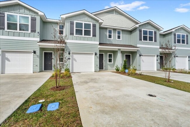 Foto del edificio - Highland Lake Townhomes