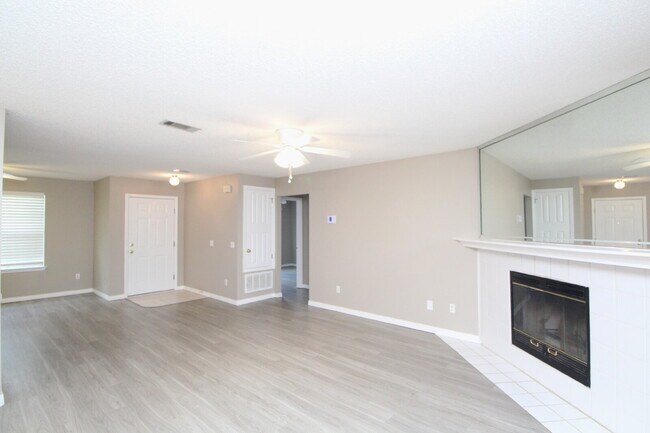 Foto del edificio - Beautiful Milton Home Near Whiting Field –...