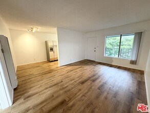 Building Photo - 534 Santa Clara Ave
