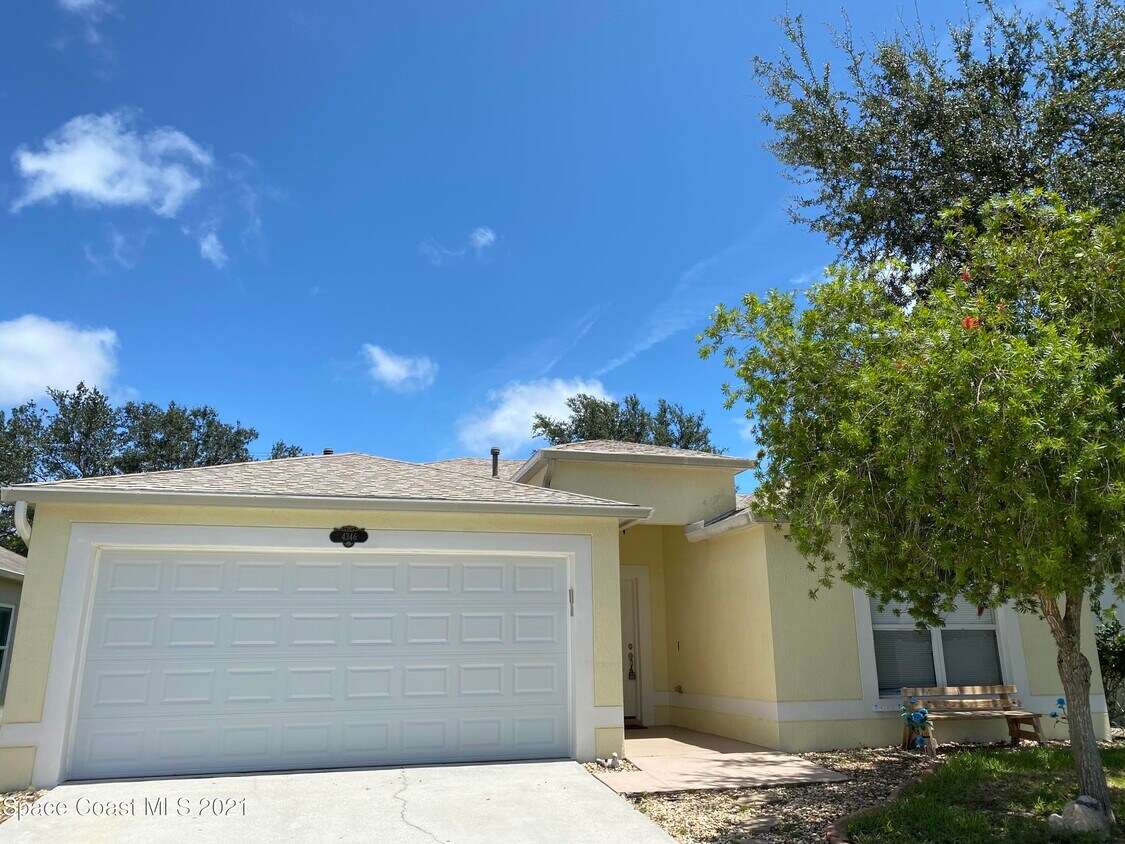 Foto principal - 4346 Four Lakes Dr
