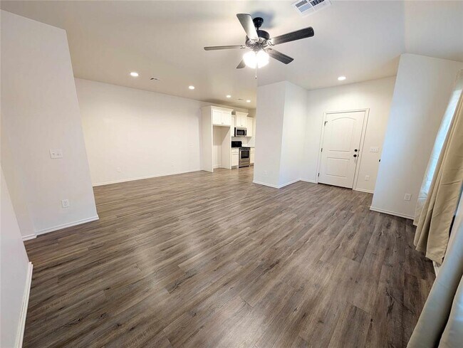 Foto del edificio - 425 Chalk Hill Ct