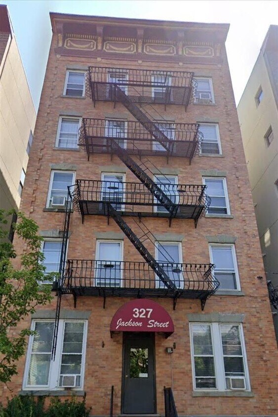 Primary Photo - 327 Jackson St