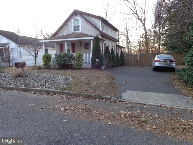 Building Photo - 13 Rancocas Ave