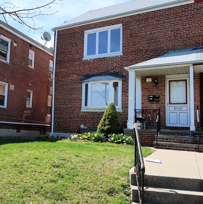 8720 Commonwealth Blvd, Bellerose, NY 11426 Townhome Rentals in Bellerose NY