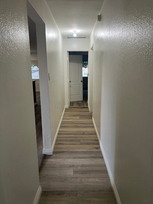 Foto del edificio - 11226 College Ave