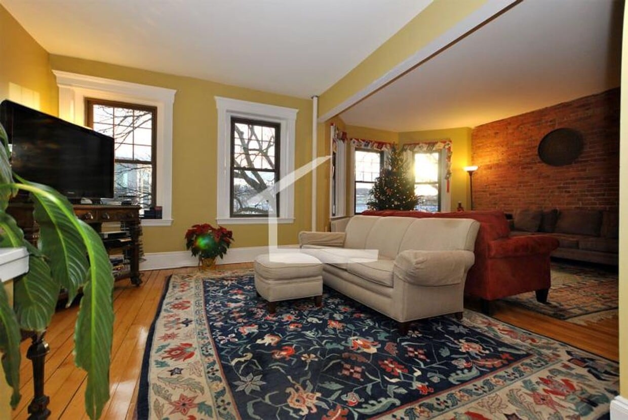 HOT ALLSTON LISTING!!!! - HOT ALLSTON LISTING!!!!
