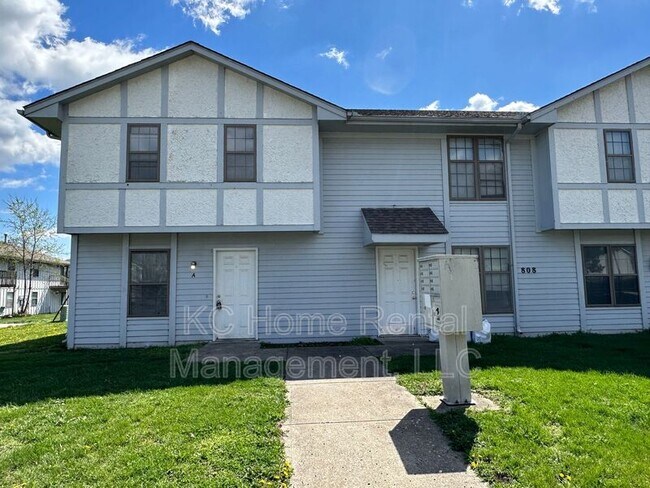 Building Photo - 808 SW Meadowridge Dr
