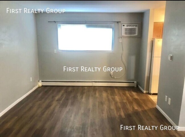 Building Photo - Move In Special, $100 OFF September Rent, ...