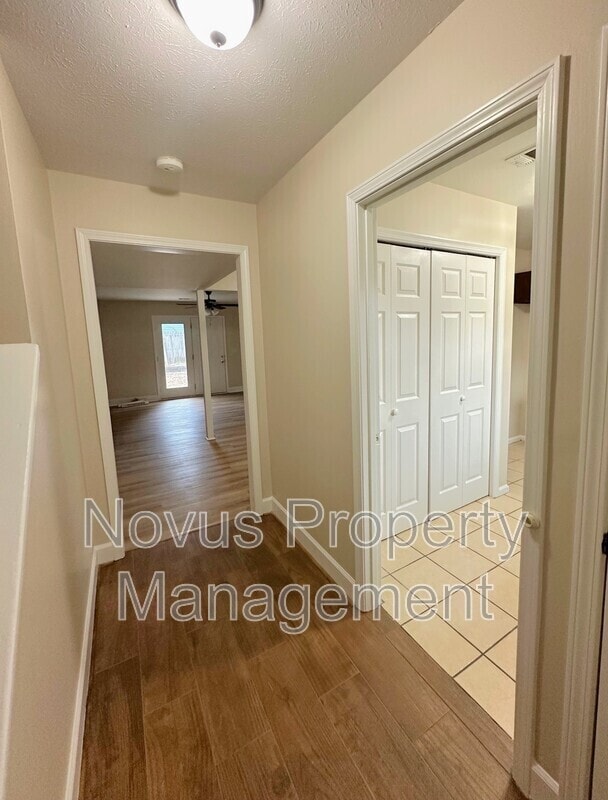 Building Photo - 104 Wrenwood Ln