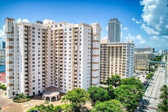 Building Photo - 1865 S Ocean Dr