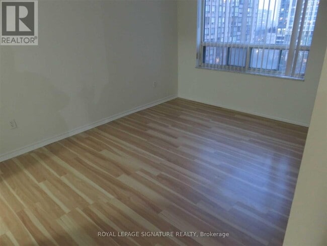 Building Photo - 285 Enfield Pl