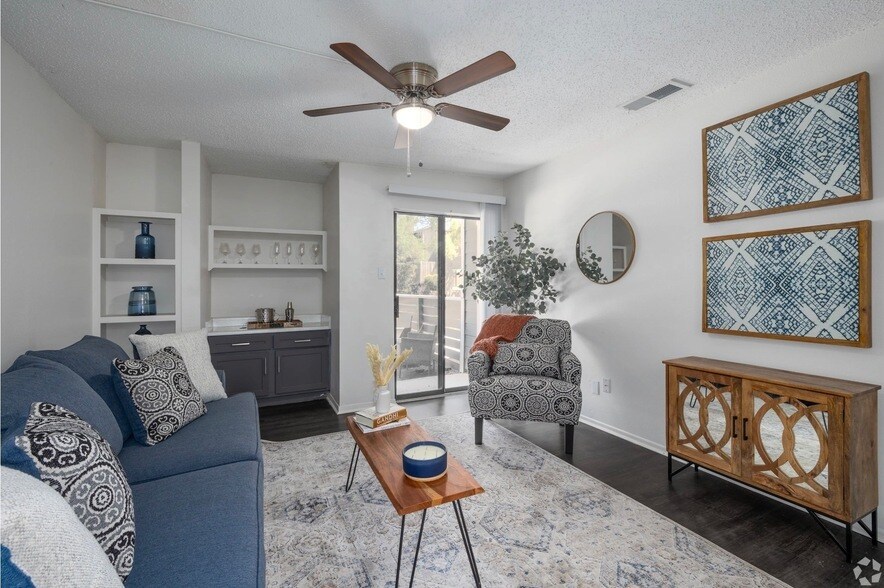 Primary Photo - 2170 Thousand Oaks Dr