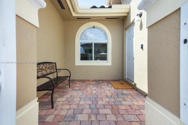 Foto del edificio - 15566 SW 13th Terrace