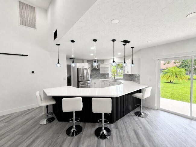Foto del edificio - 15545 Meadow Wood Dr