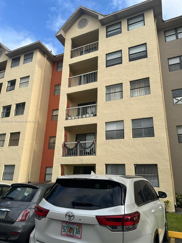 Foto principal - 8180 Geneva Ct