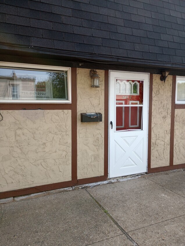 701 24th St Unit 1, Beaver Falls, PA 15010 Room for Rent in Beaver Falls, PA