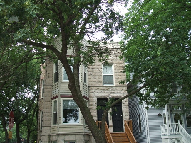 Exterior - 1658 W Nelson St