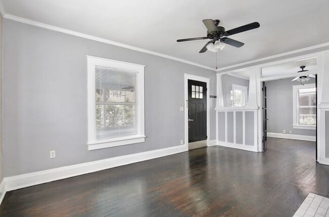 Building Photo - Beautiful 1/1 Spacious Apartment in the He...