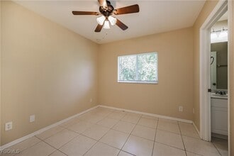 Building Photo - 1016 Bagget St E