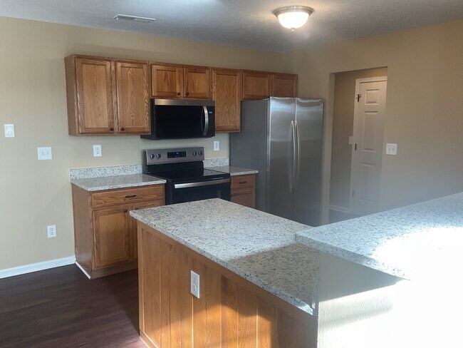 Building Photo - 515 Indian Lake Dr