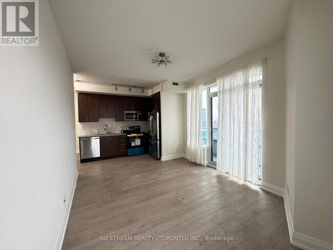 Photo du bâtiment - 7161 Yonge St