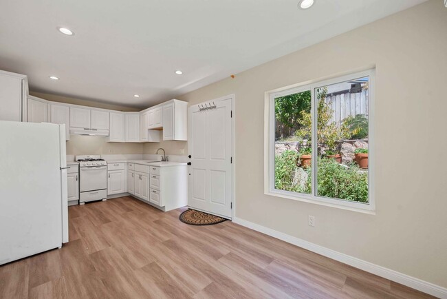 Foto del edificio - 3092 Saddleback Ct