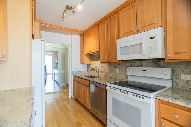 Building Photo - 4170 N Marine Dr