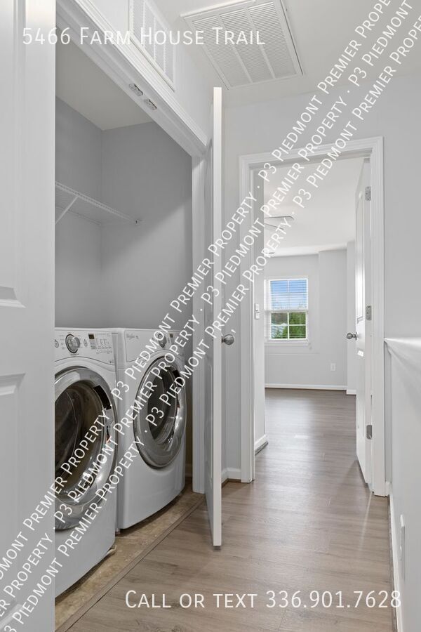 Foto del edificio - 5466 Farm House Trail
