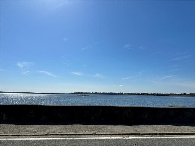 Building Photo - 53 Burton St