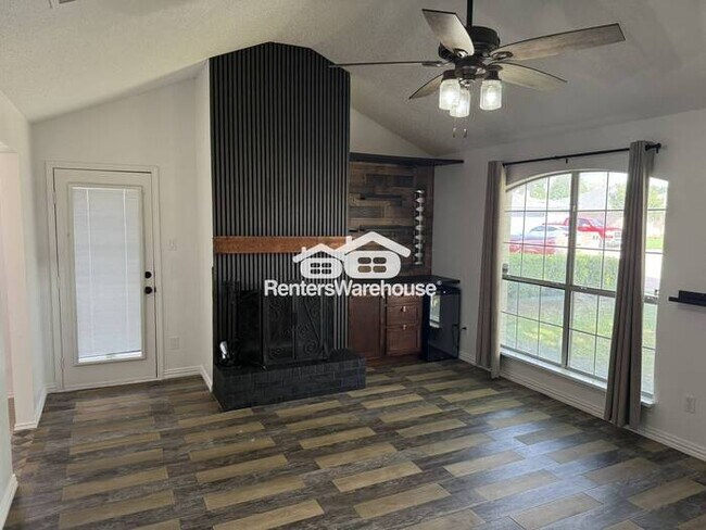 Foto del edificio - Cozy 3-Bed Haven on a Quiet Cul-de-Sac in Southwest Arlington