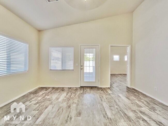 Building Photo - 2632 E Hidalgo Ave