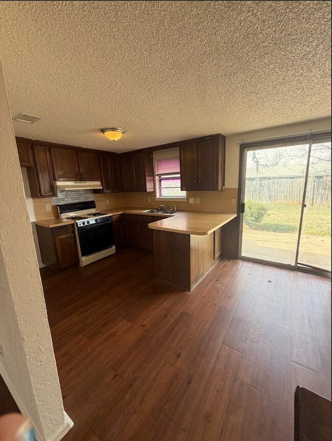 Foto del edificio - Charming 2 Bed, 1 Bath Home Near OCCC!