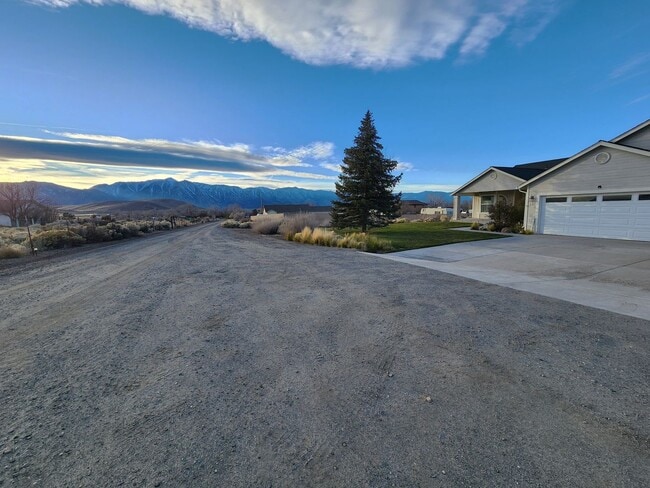 Building Photo - 3 bedroom home in the Ruhenstroth area of Gardnerville