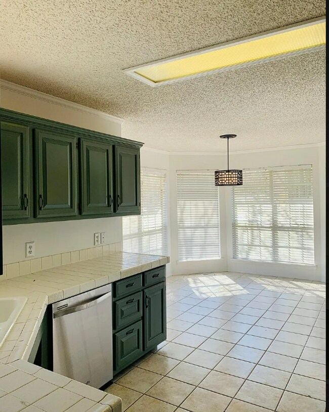 Foto del edificio - Charming 3 Bedroom Home with Modern Upgrad...