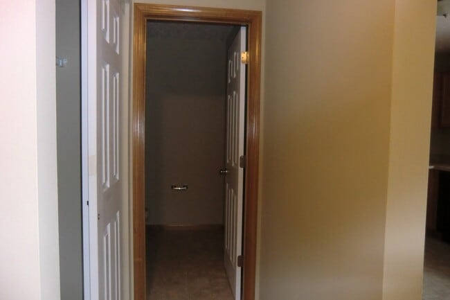 Building Photo - 7545 Auburn Trce