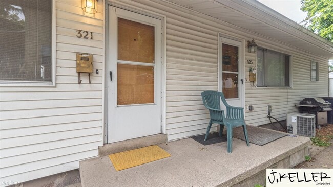 Building Photo - 3 br, 1.5 bath House - 323 Pauline Blvd