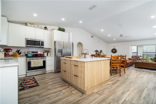 Foto del edificio - 2141 SW Janette Ave