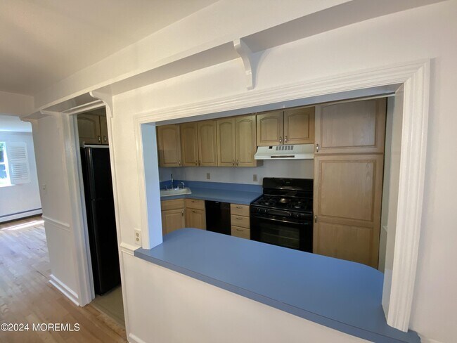 Building Photo - 127 Manor Dr