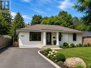Building Photo - 9884 Bayview Ave