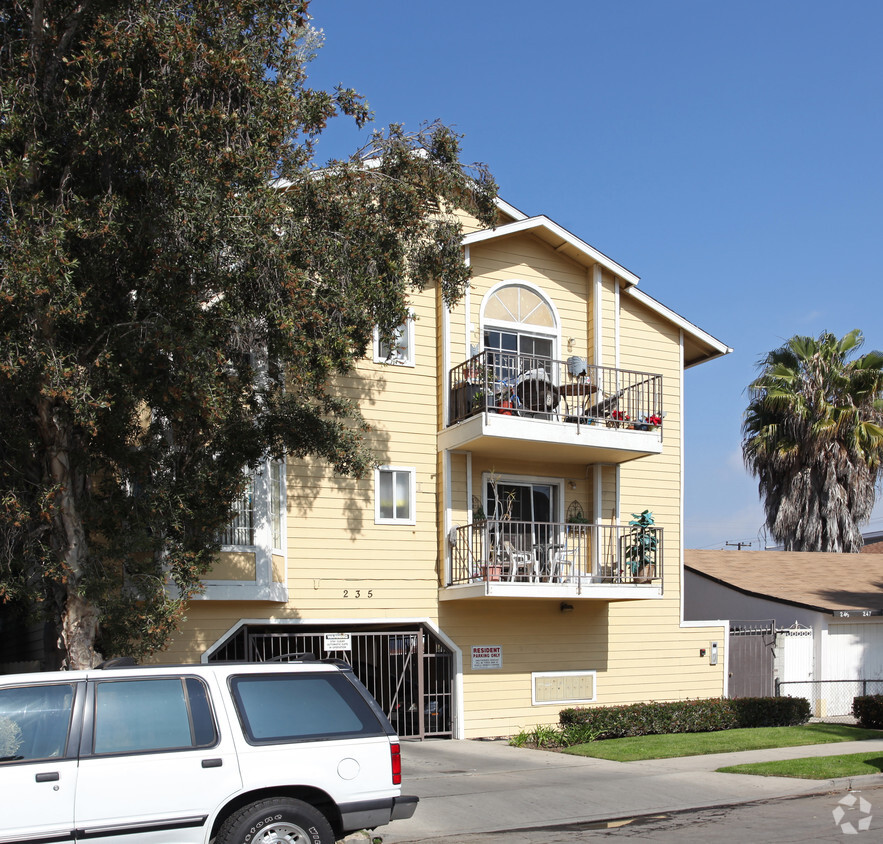 Building Photo - 235 E Nevada St