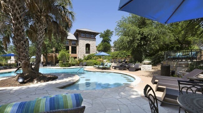 Foto del edificio - 6500 Champion Grandview Way