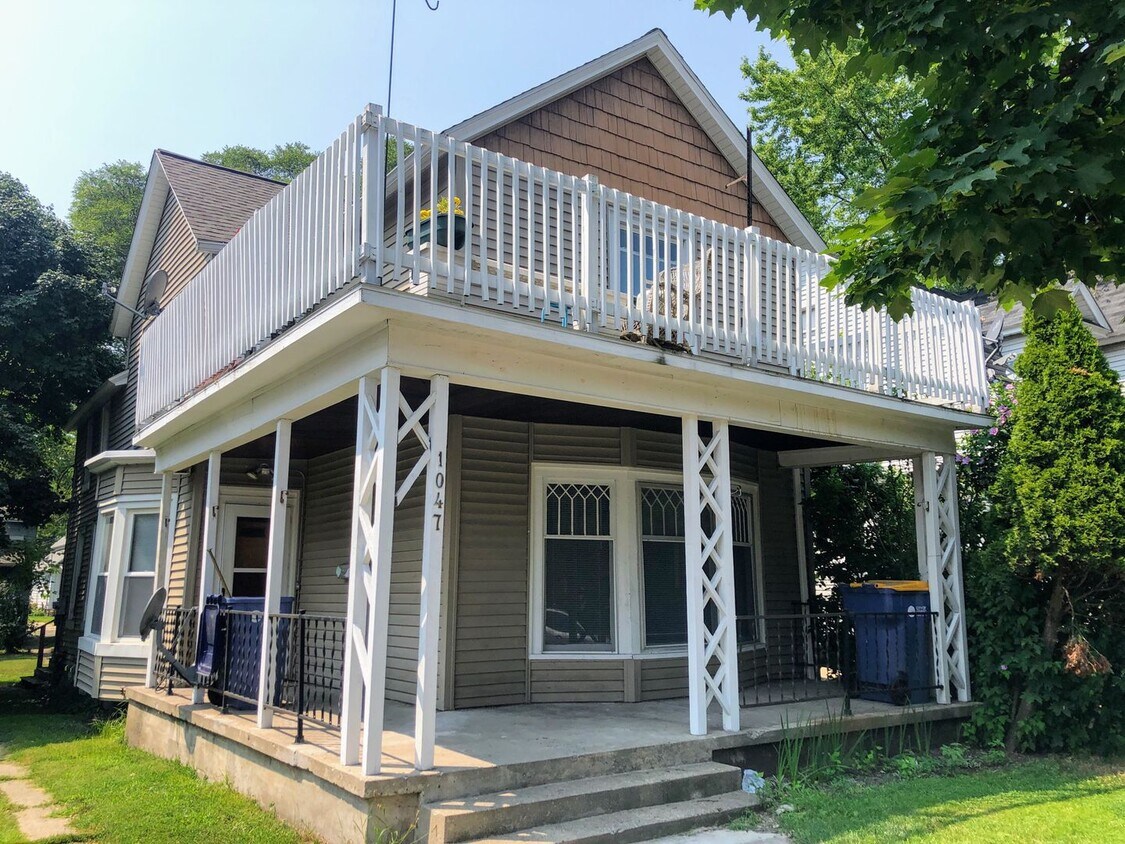 Foto principal - 1045-1047 Alpine NW