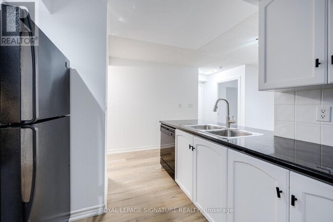 Photo du bâtiment - 305 - 270 WELLINGTON STREET W