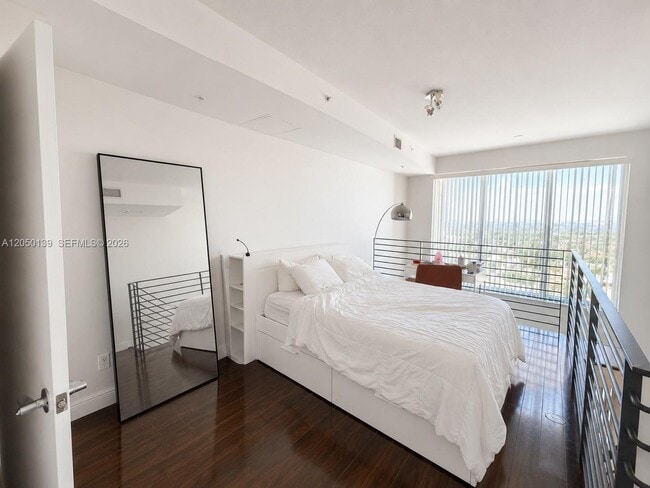 Foto del edificio - 60 SW 13th St