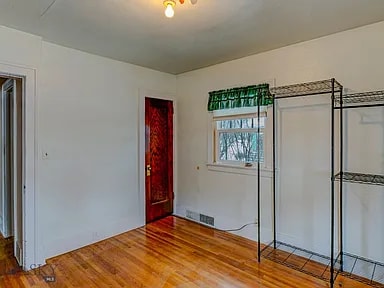 Building Photo - 810 W Lewis St