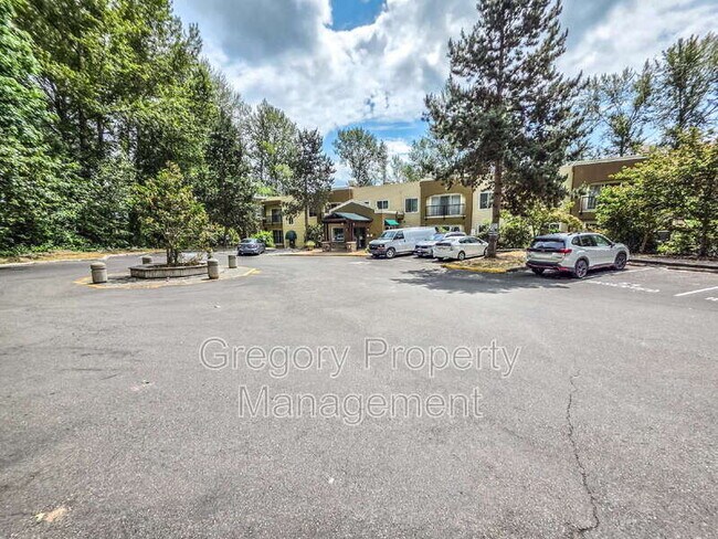 Foto del edificio - 12439 Totem Lake Way