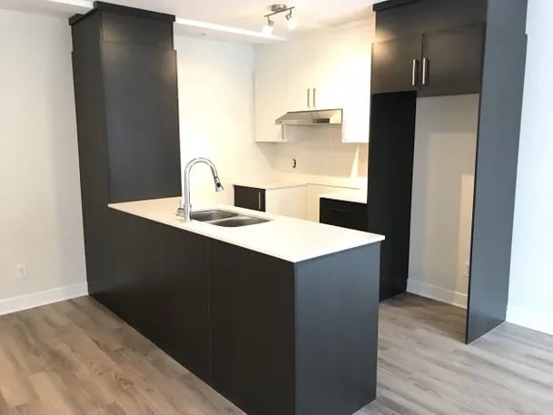 Photo du bâtiment - 10900 Av Des Laurentides