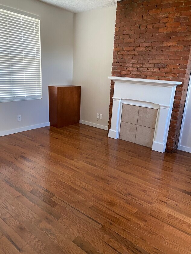 Foto principal - 5239 Wickliff St