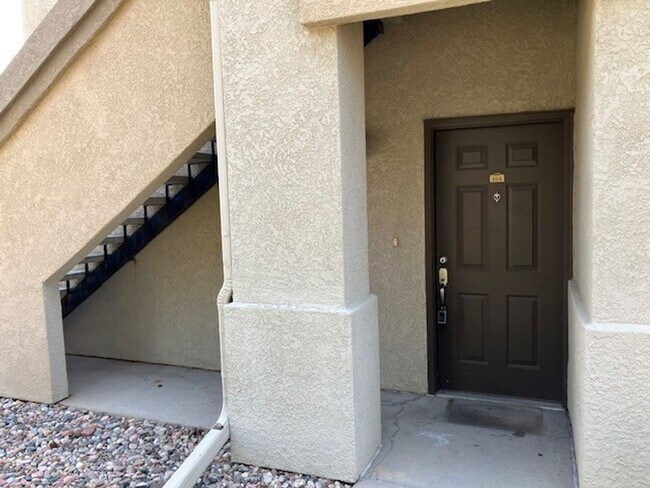 Foto del edificio - 6924 Ash Creek Heights